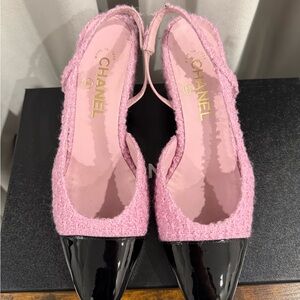 CHANEL Pink and Black Heels Elegant Design